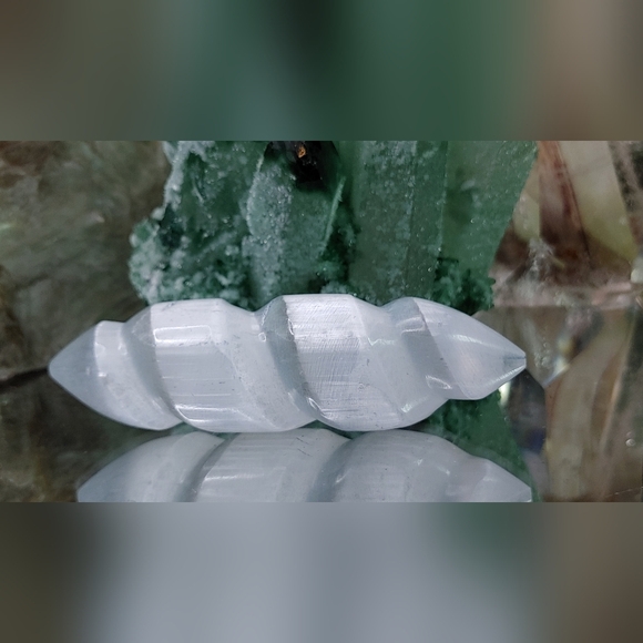 Selenite Crystal Spiral Massage Wand - Picture 2 of 8
